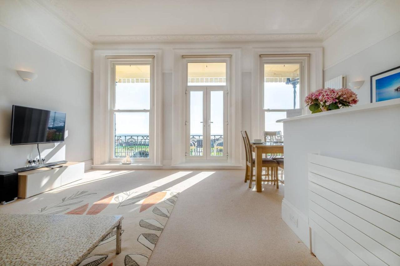 Appartement Spectacular Sea Views! Stylish Apt With Balcony à Hove Extérieur photo