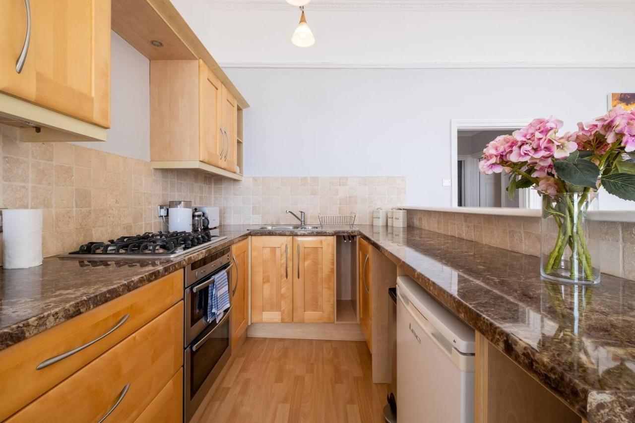 Appartement Spectacular Sea Views! Stylish Apt With Balcony à Hove Extérieur photo